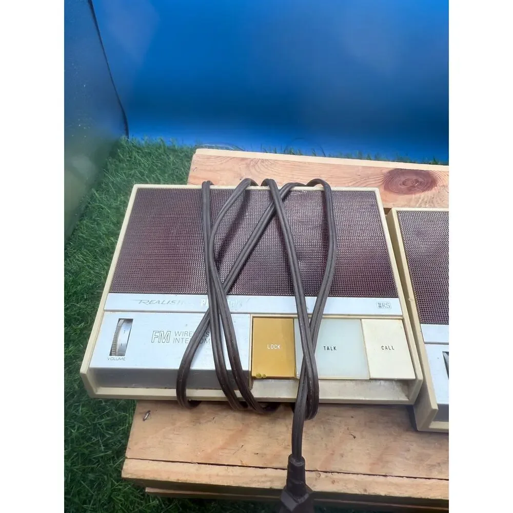 Vintage Radio Shack Realistic Plug 'n Talk FM Wireless Intercom System M -43-212